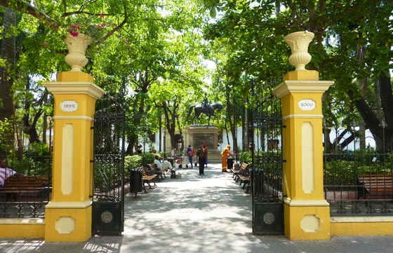 Plaza Bolivar, Cartagena
