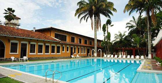 Swimming pool in Hotel Guadalajara, Buga