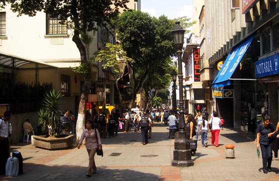 Pedestrianised shopping street, Bucaramanga